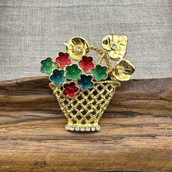 Vintage Gold Tone Enamel Clear Rhinestone Flower Basket Brooch Pin Openwork 1.75 - Picture 1 of 10